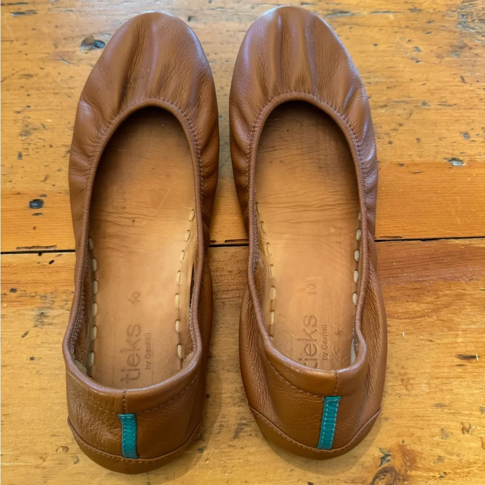 Tieks tan camel used leather flats - Picture 1 of 4